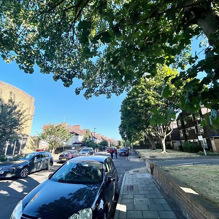 Newly Refurbished ,Chic, Attractive 3 Bedroom Flat London Exterior photo