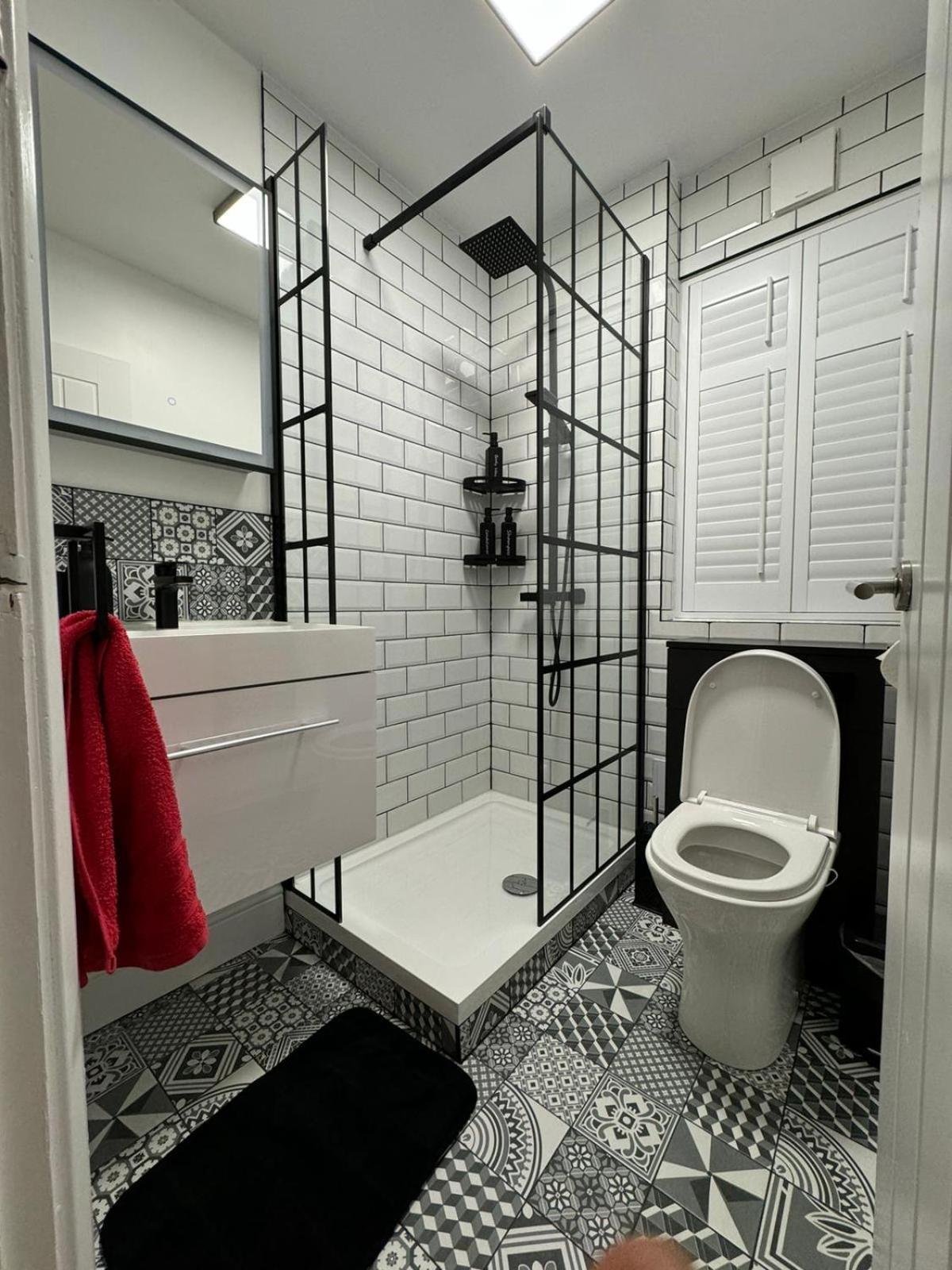 Newly Refurbished ,Chic, Attractive 3 Bedroom Flat London Exterior photo